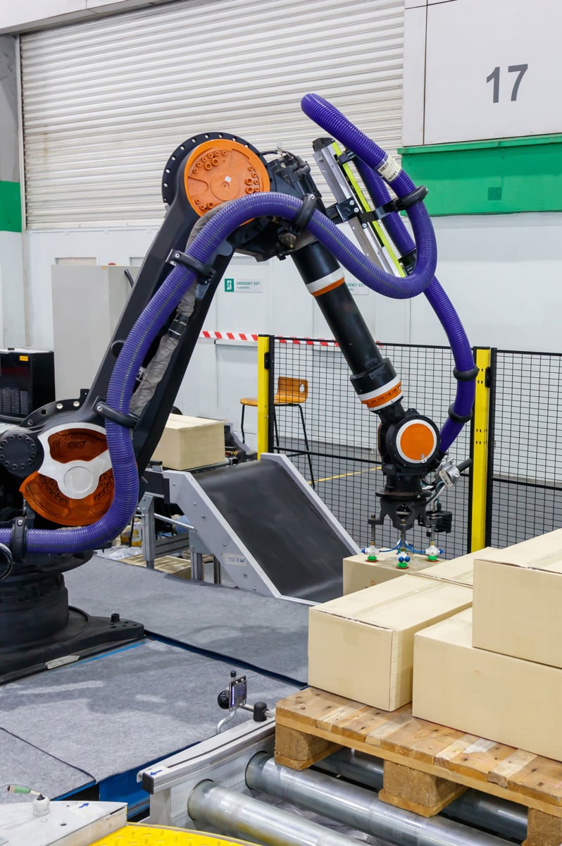 Robotic Arm Stacking Boxes